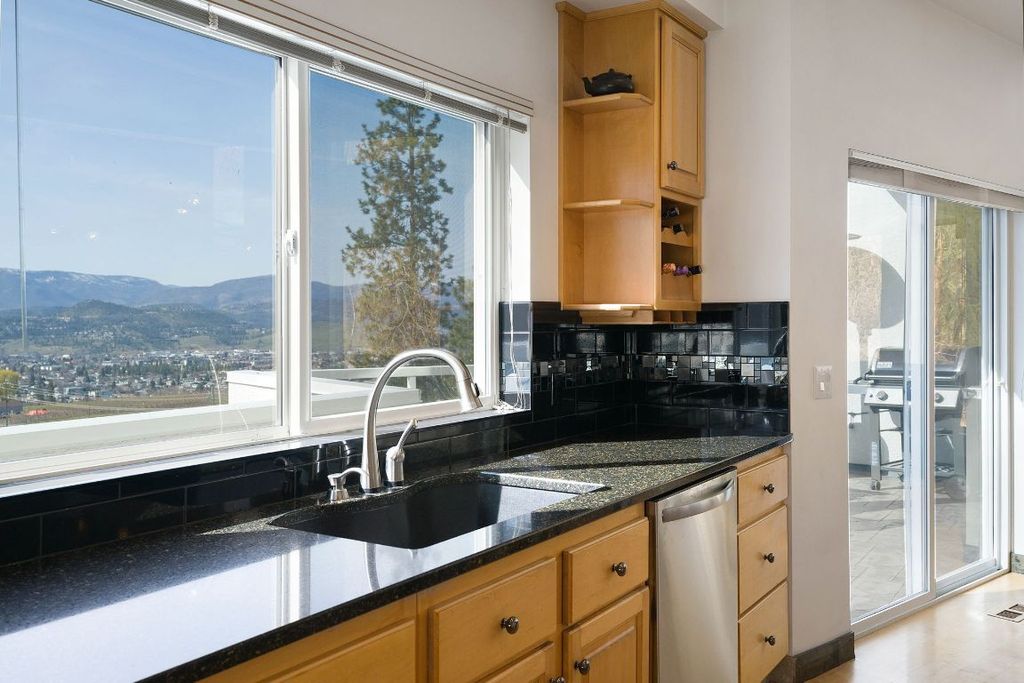 listing image 16517819116752878959