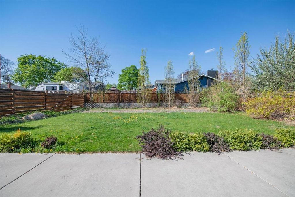 listing image 16515629834665626695