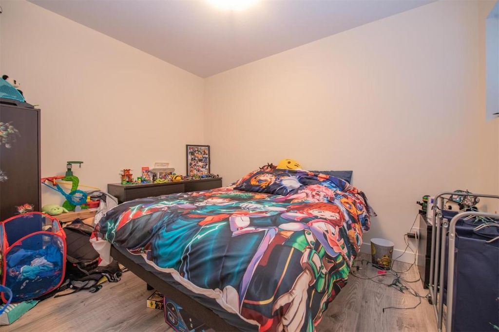 listing image 16513002345426306786