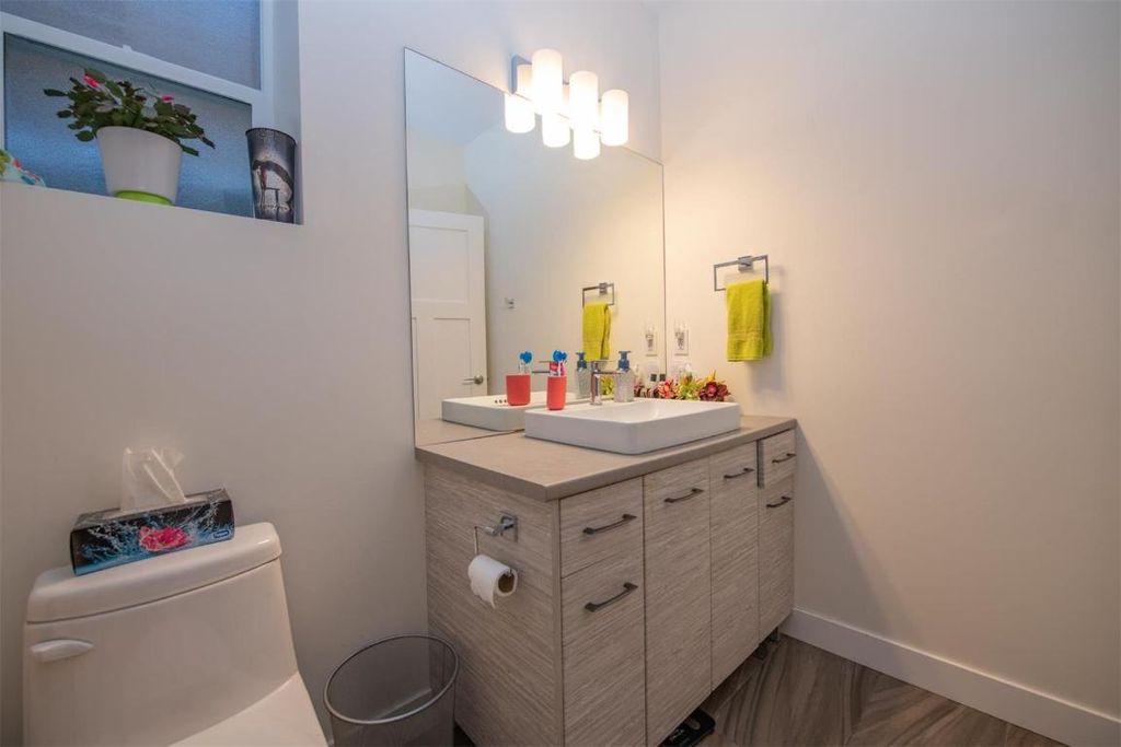 listing image 16511500491525650010