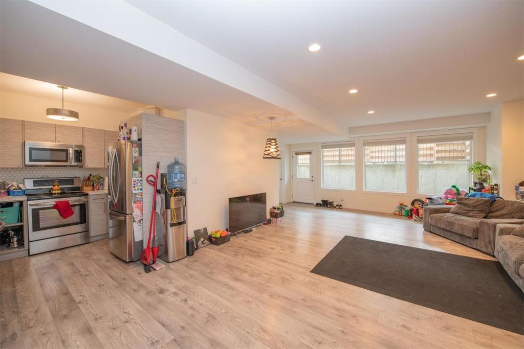 listing image 16510143315536608958