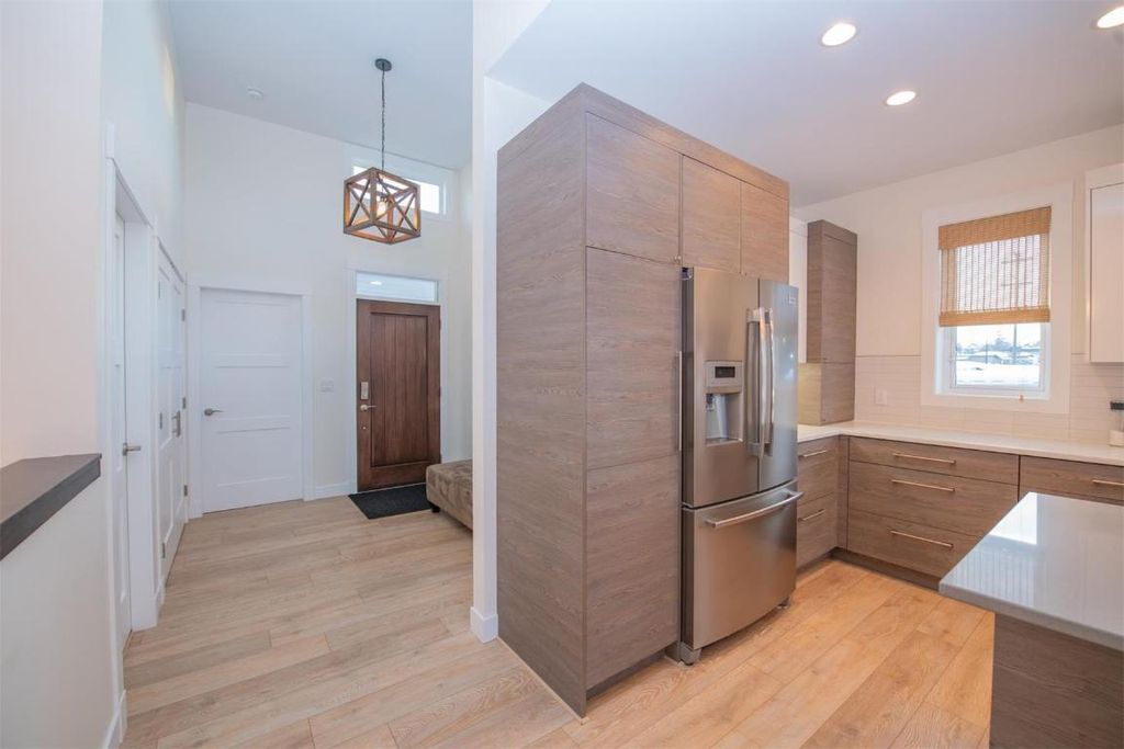 listing image 16510913194294914169