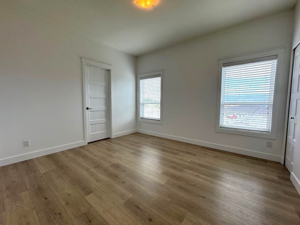 listing image 16514851780642918509