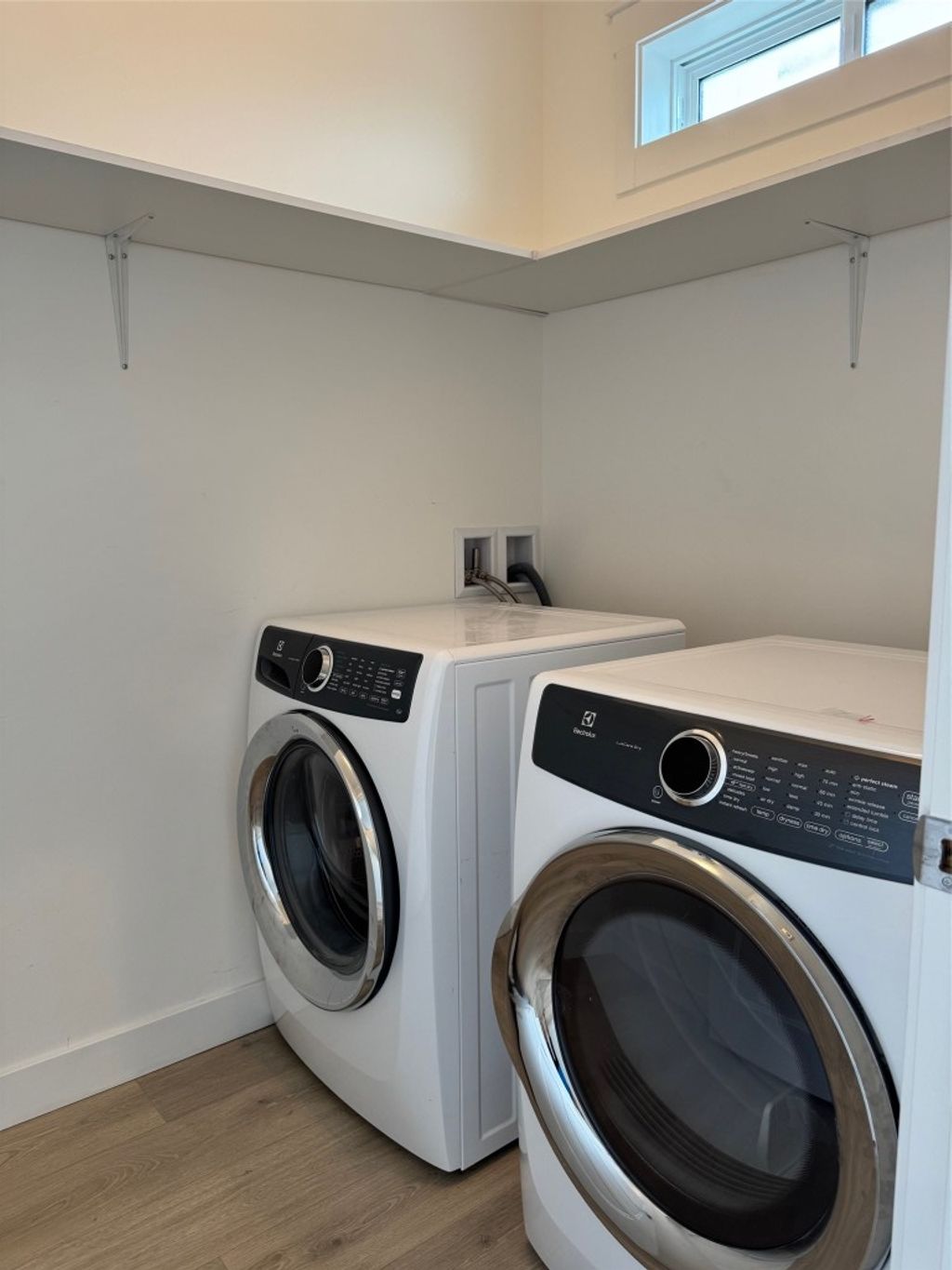 listing image 16514980896868081300