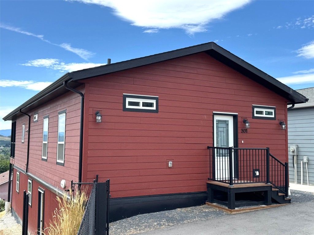 listing image 16517910118788710587