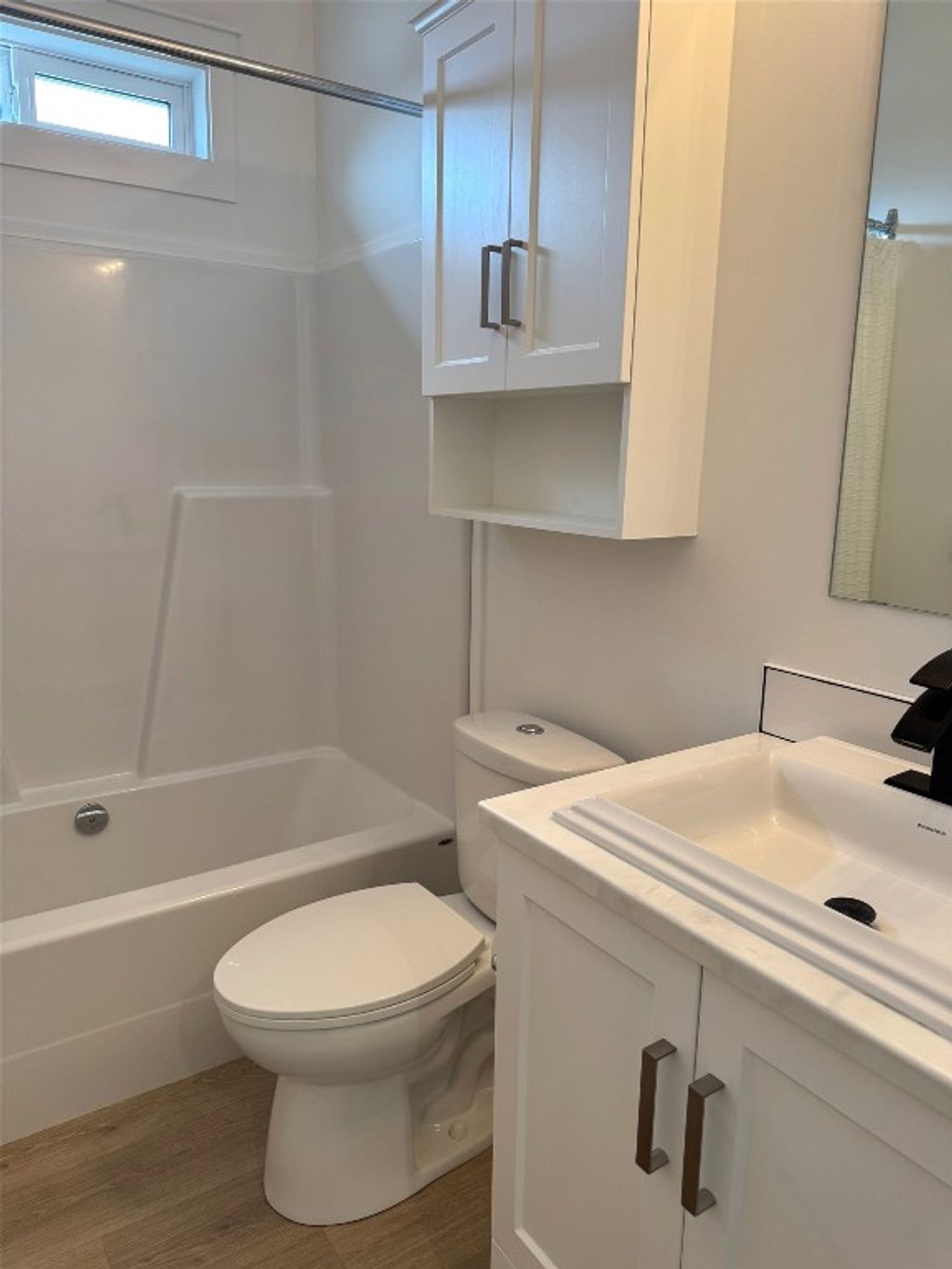 listing image 16514059105264390637