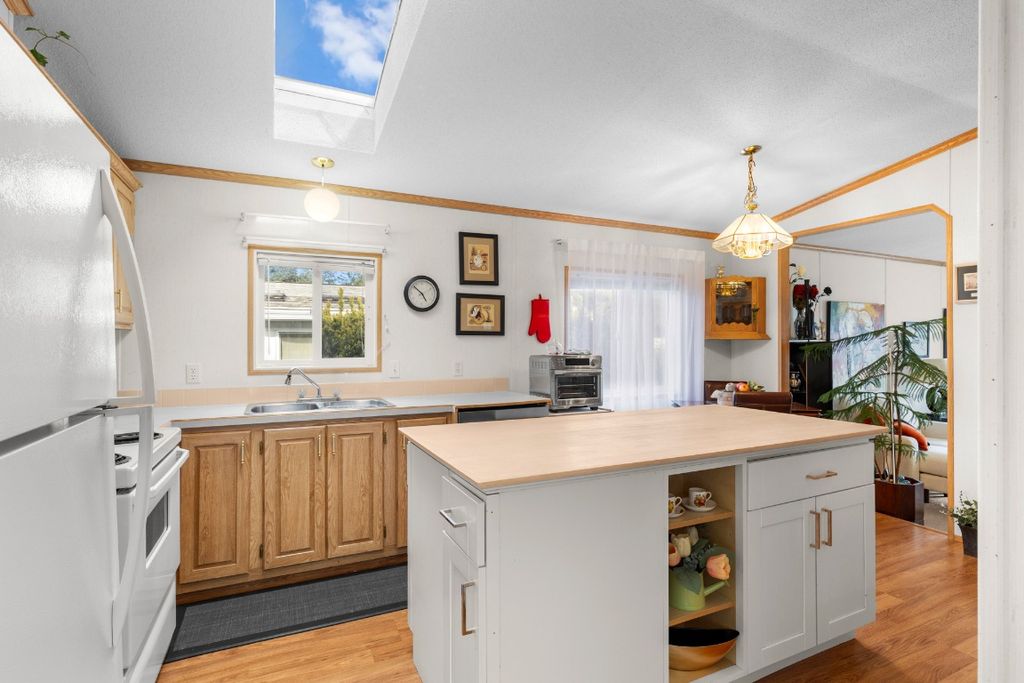 listing image 16517348852990530912