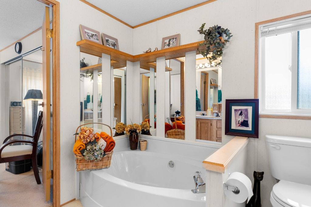 listing image 16514323493650957546