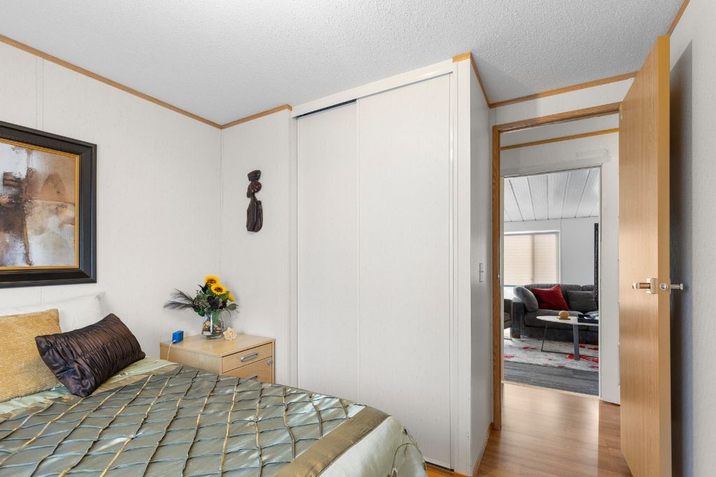 listing image 16512585130918449761