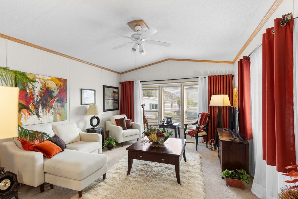 listing image 16515995725848885836