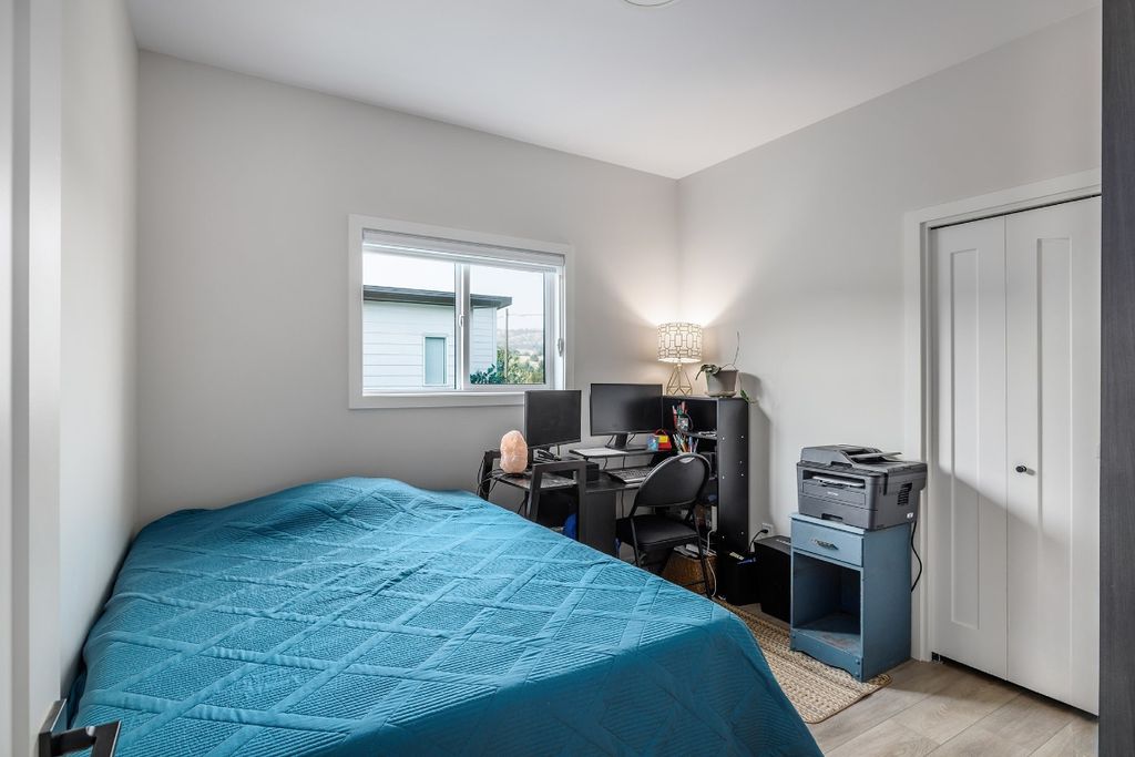 listing image 16515196823413272698