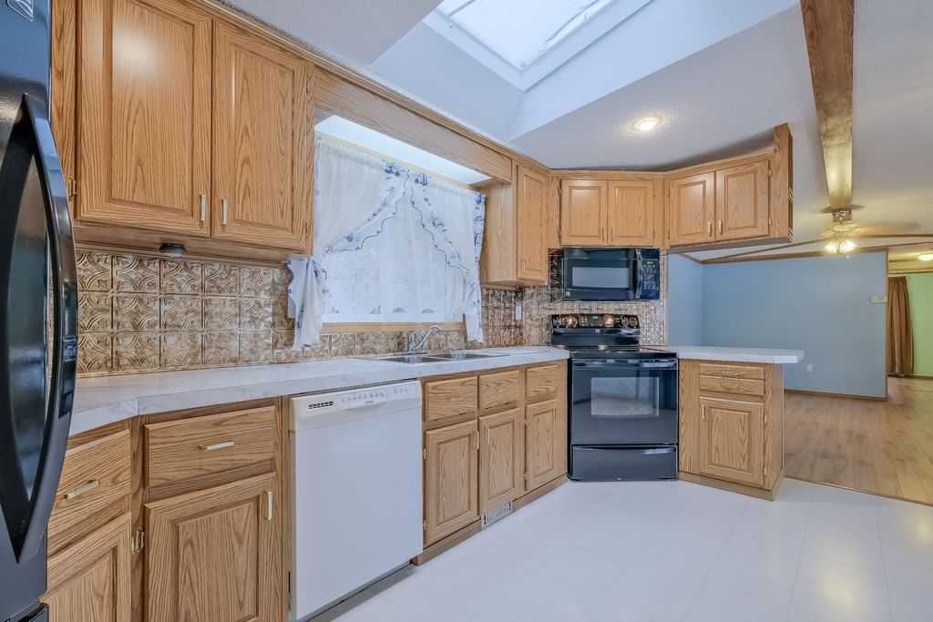 listing image 16511970283838652118