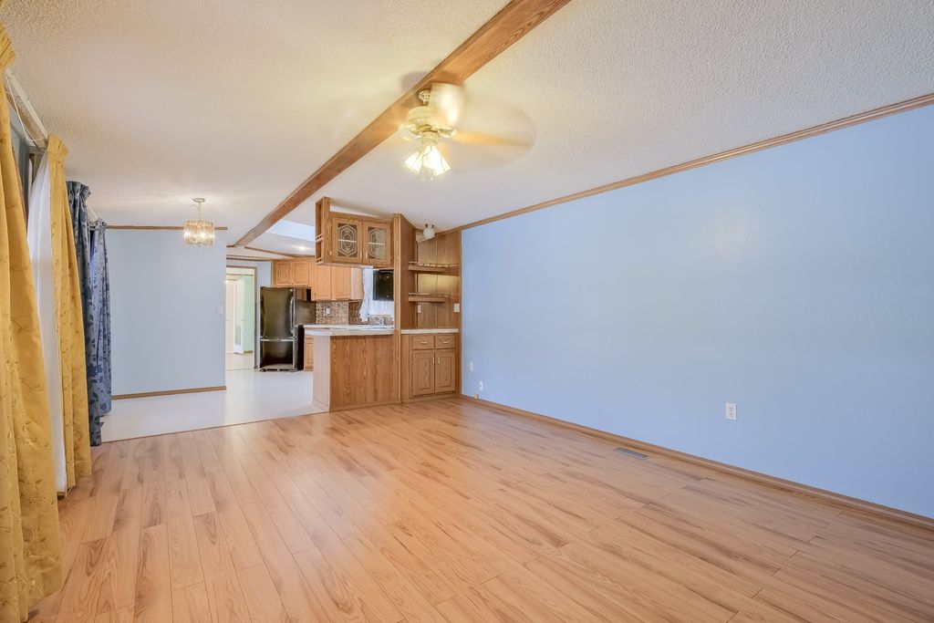 listing image 16514152789120889397