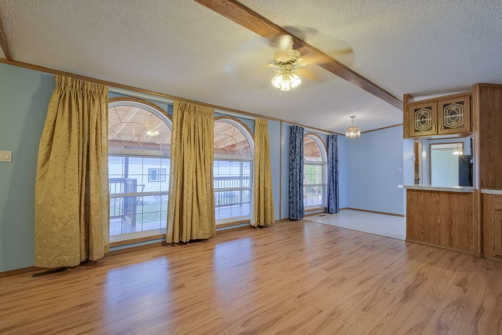 listing image 16510030976400769906