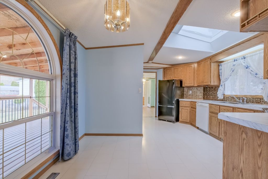 listing image 16515008355501104440