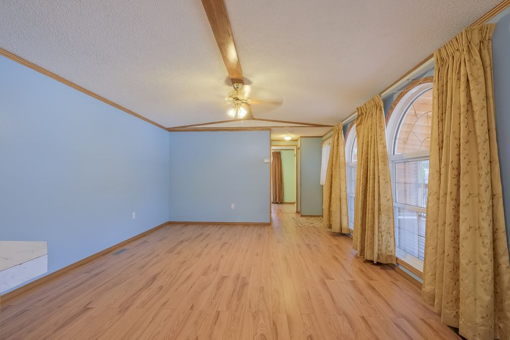 listing image 16515551130166910337