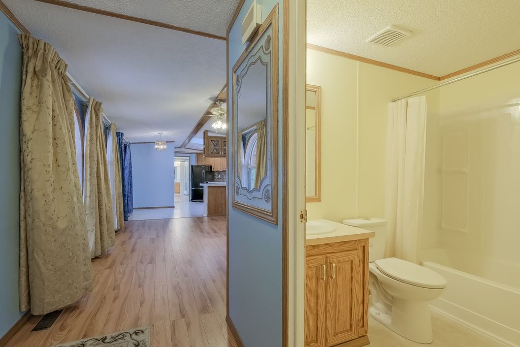 listing image 16511439255844798487