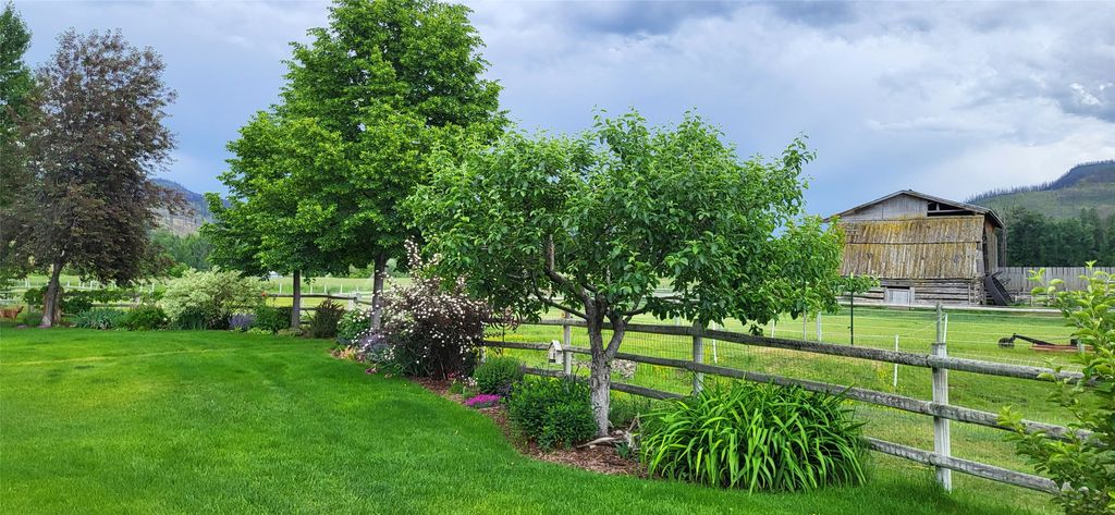 listing image 16516520136338928375