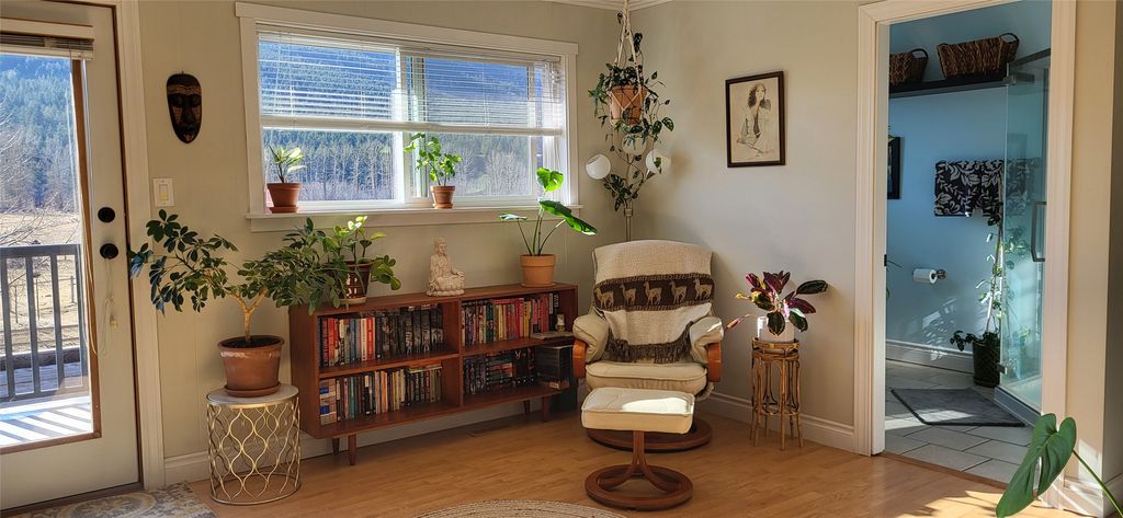 listing image 16517763627982540591