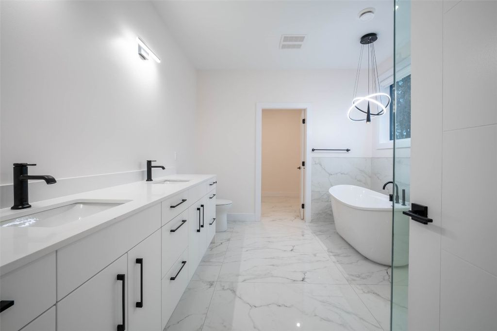 listing image 16518534117244895868