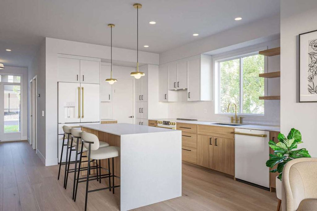 listing image 16515575953744238918