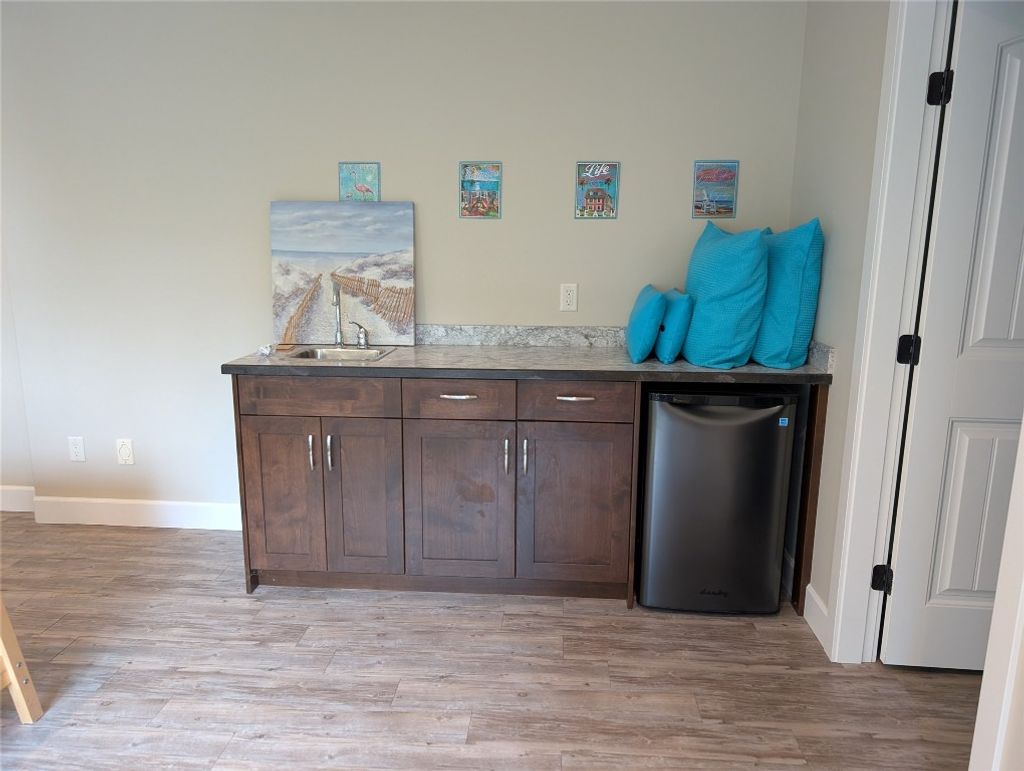 listing image 16515627284202312316