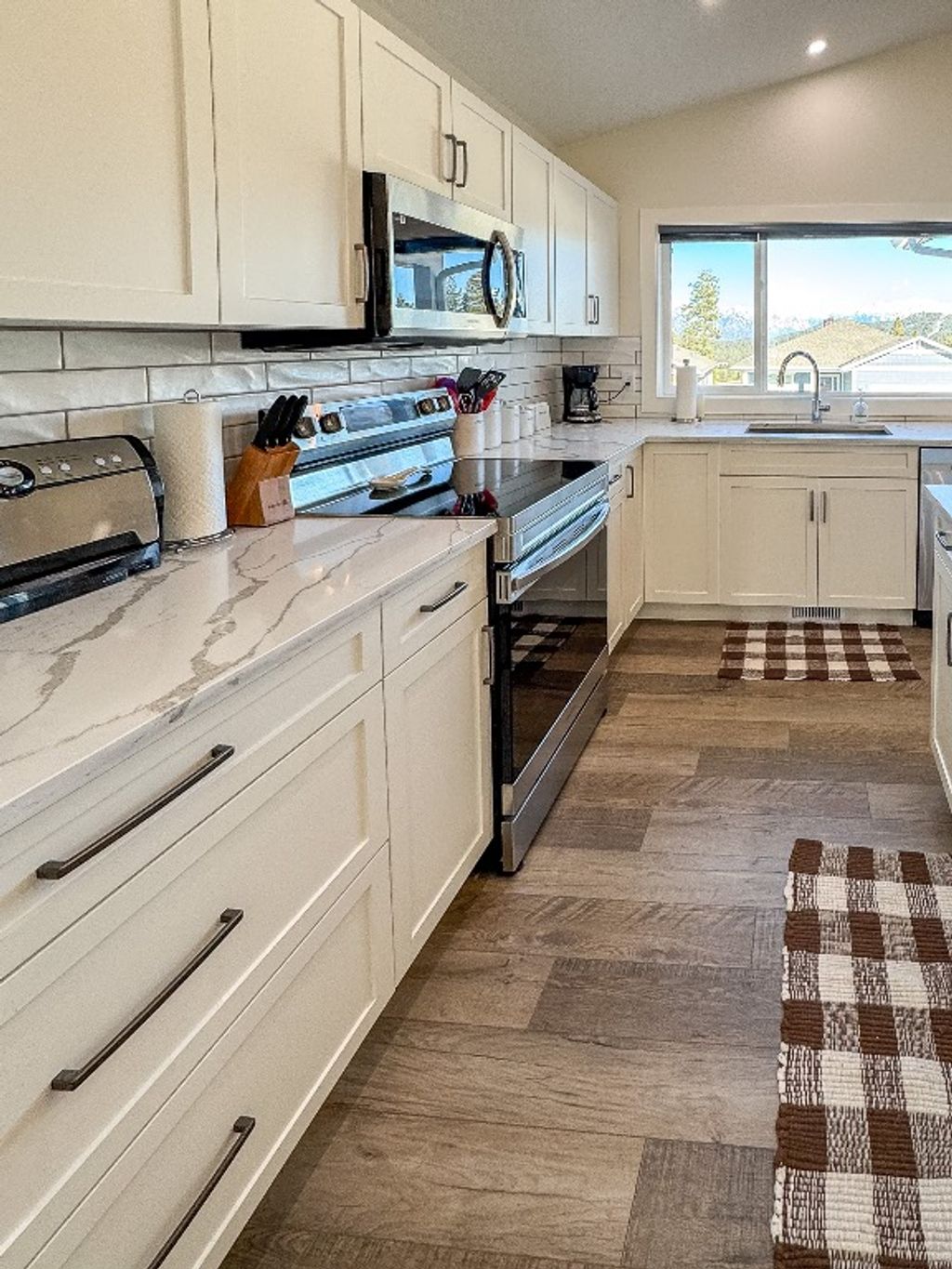 listing image 16516300535266421837