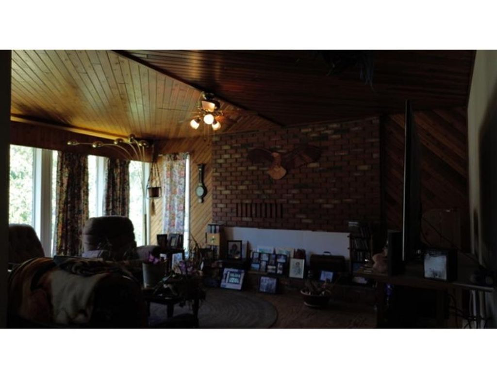 listing image 16515670743724646321