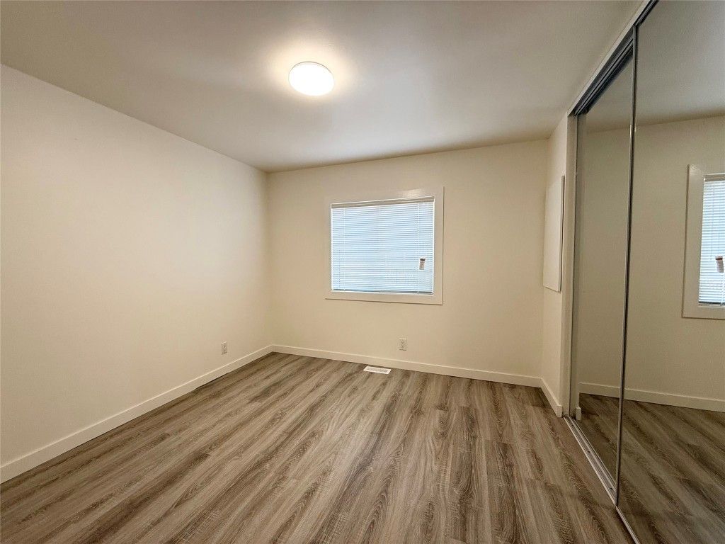 listing image 16518211776941778512