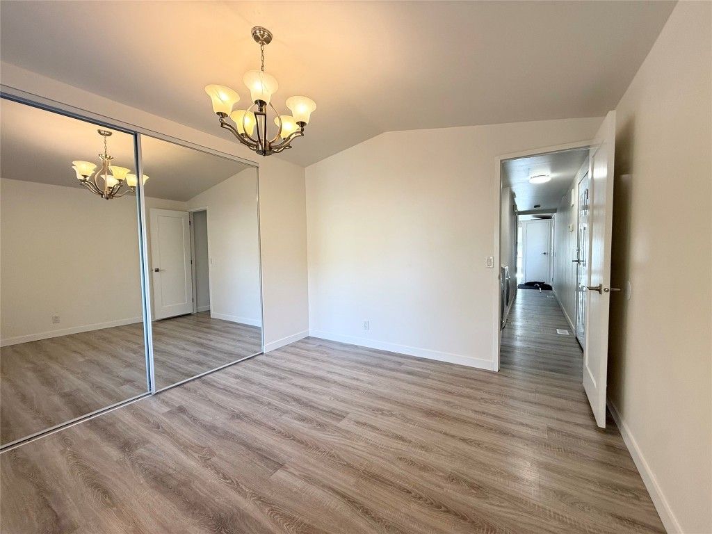 listing image 16517507752340896612