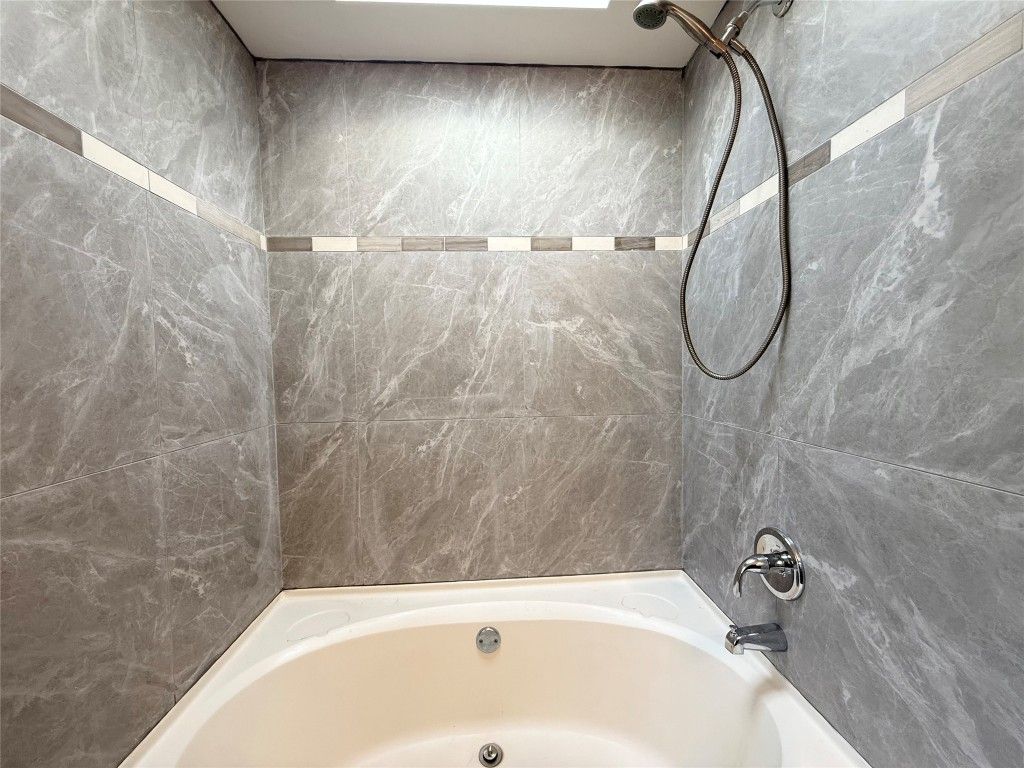 listing image 16512109598334547884