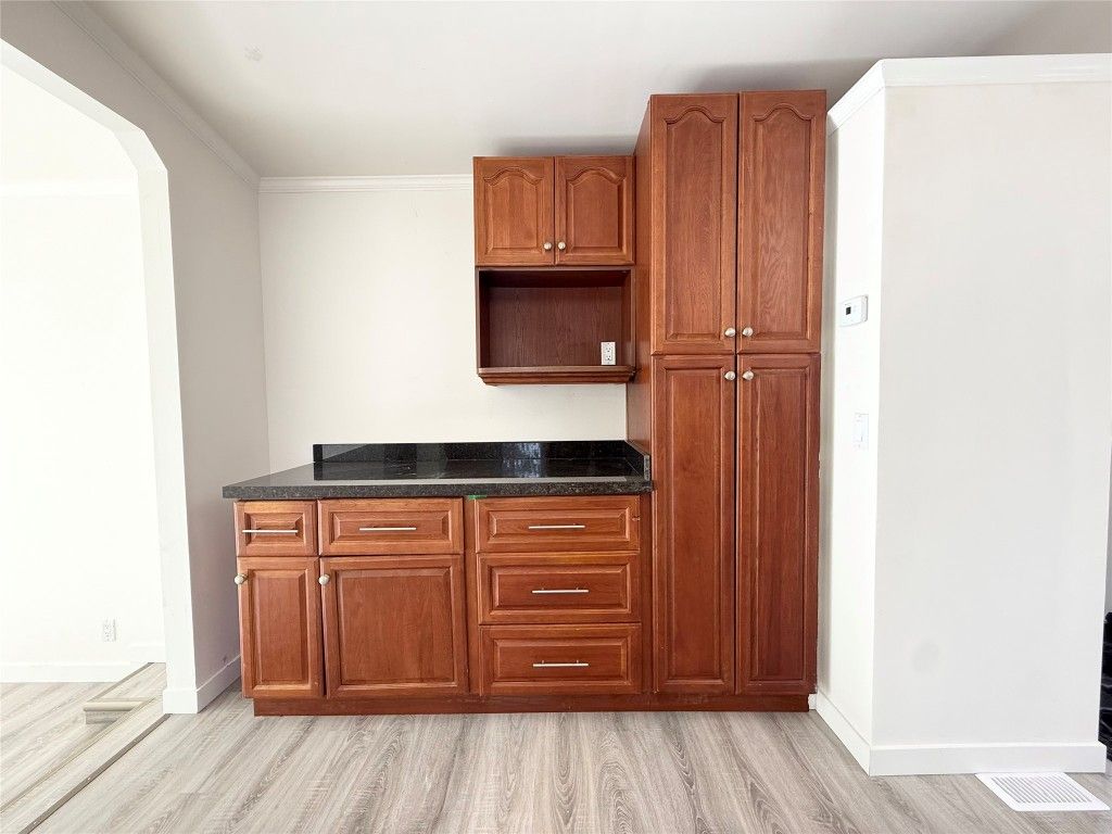 listing image 16515196194174531468