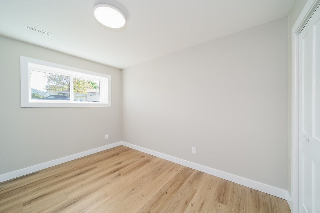listing image 16510635170642182457