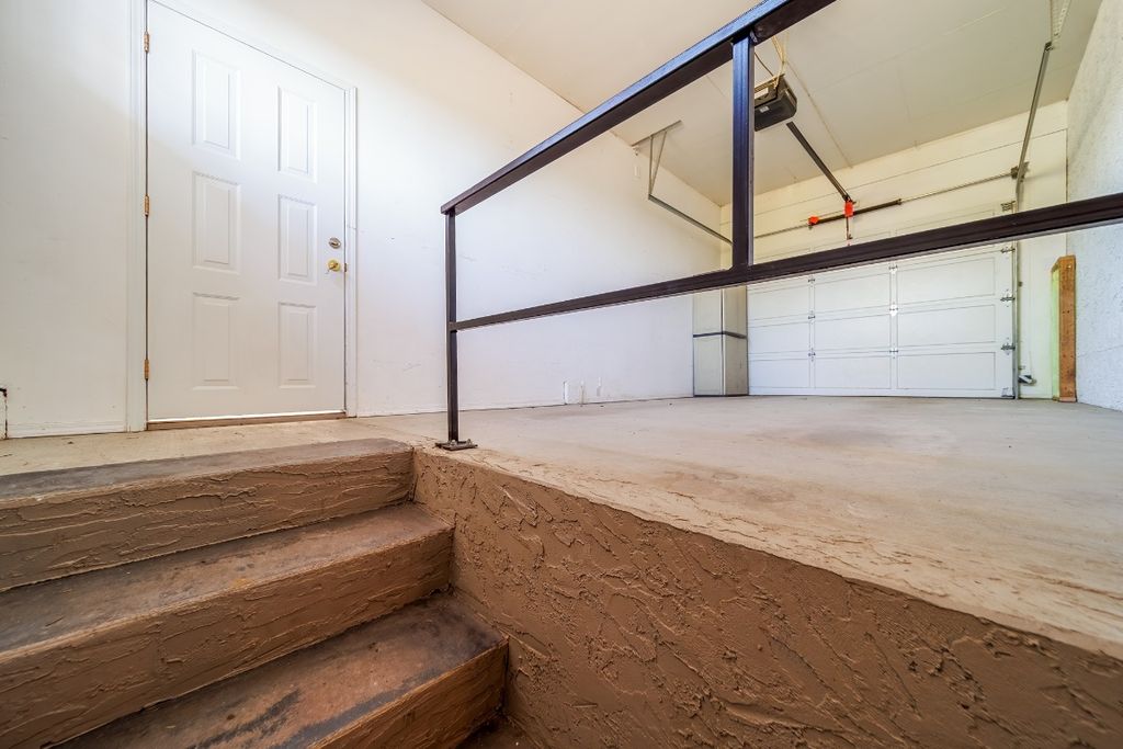 listing image 16516795800480766579
