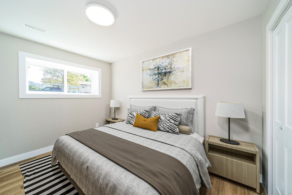 listing image 16519480703245021665