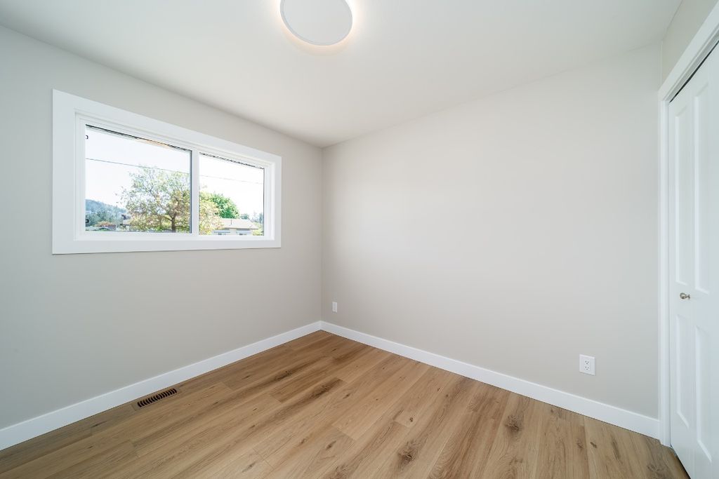listing image 16517973392727196015