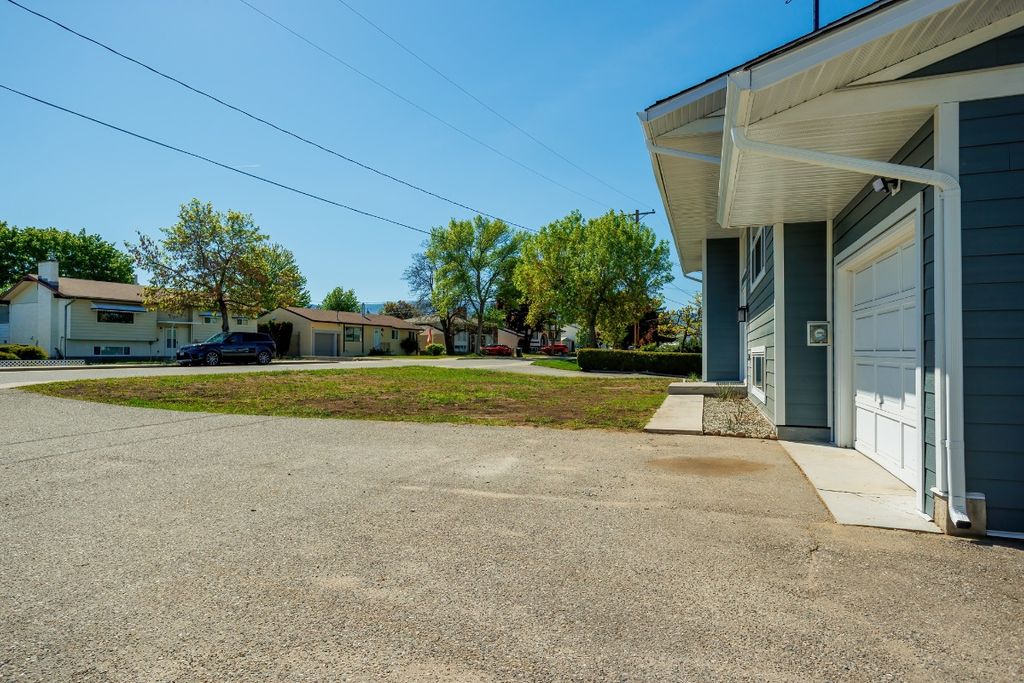 listing image 16518782876801357855