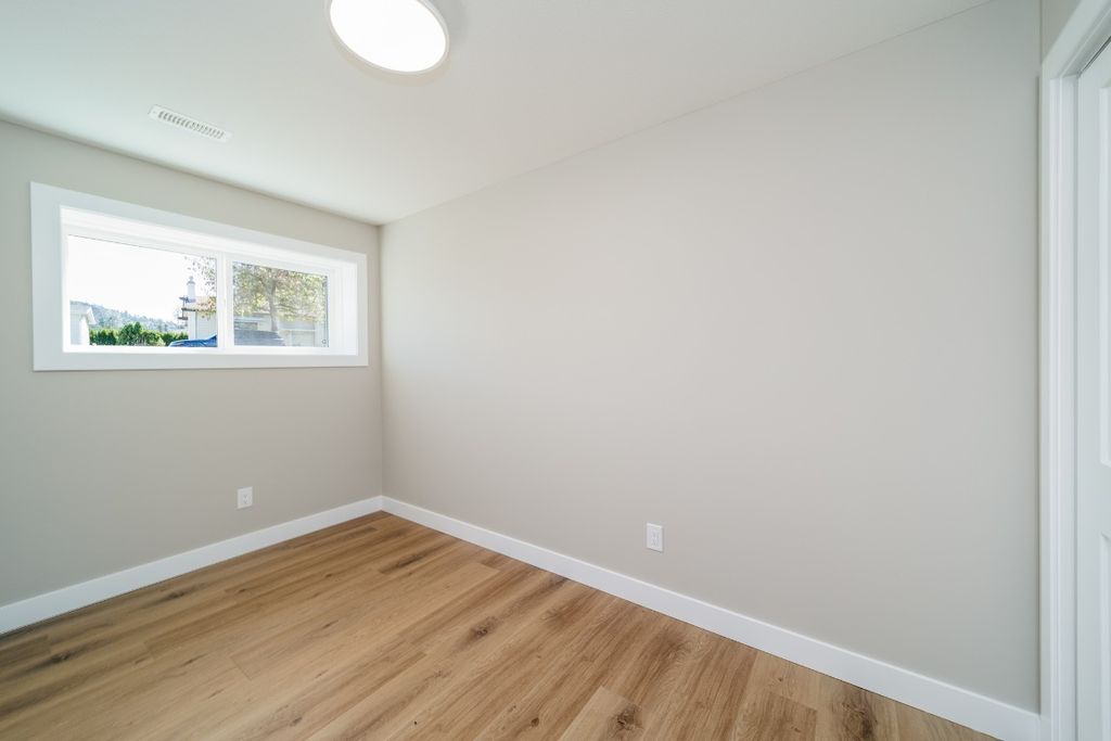 listing image 16514152067747764129