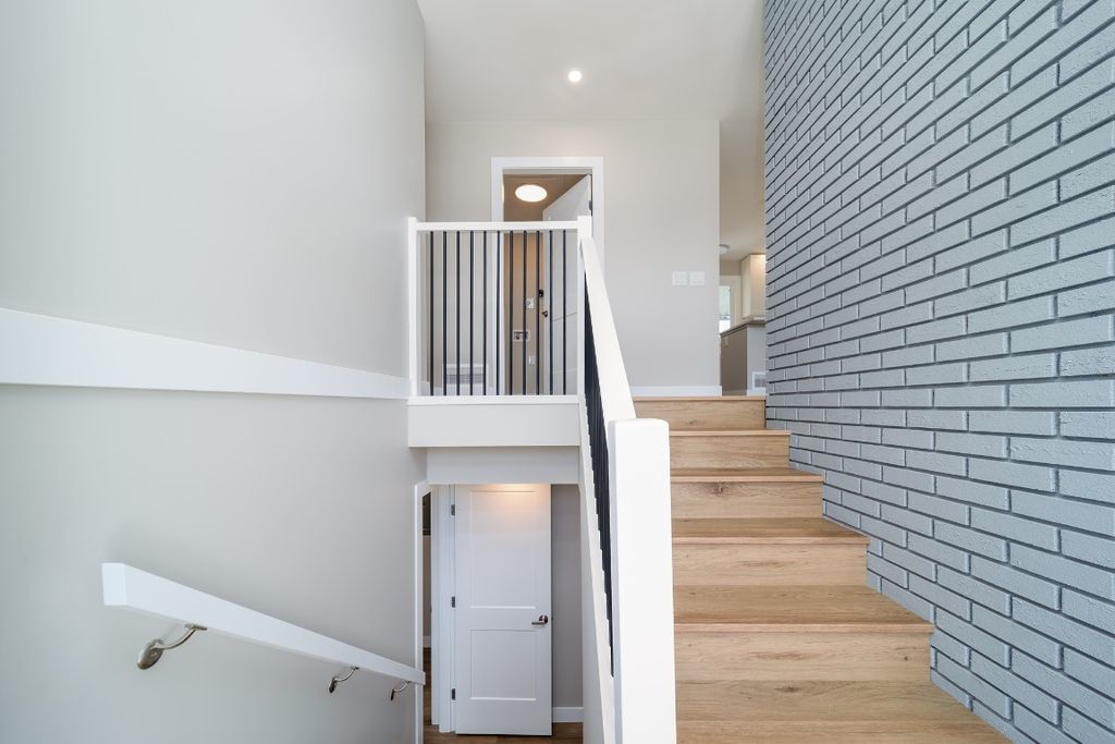 listing image 16511052822840082336