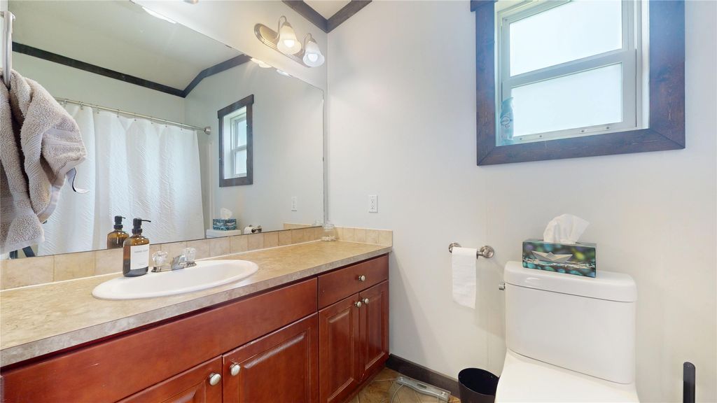listing image 16517048243031278842