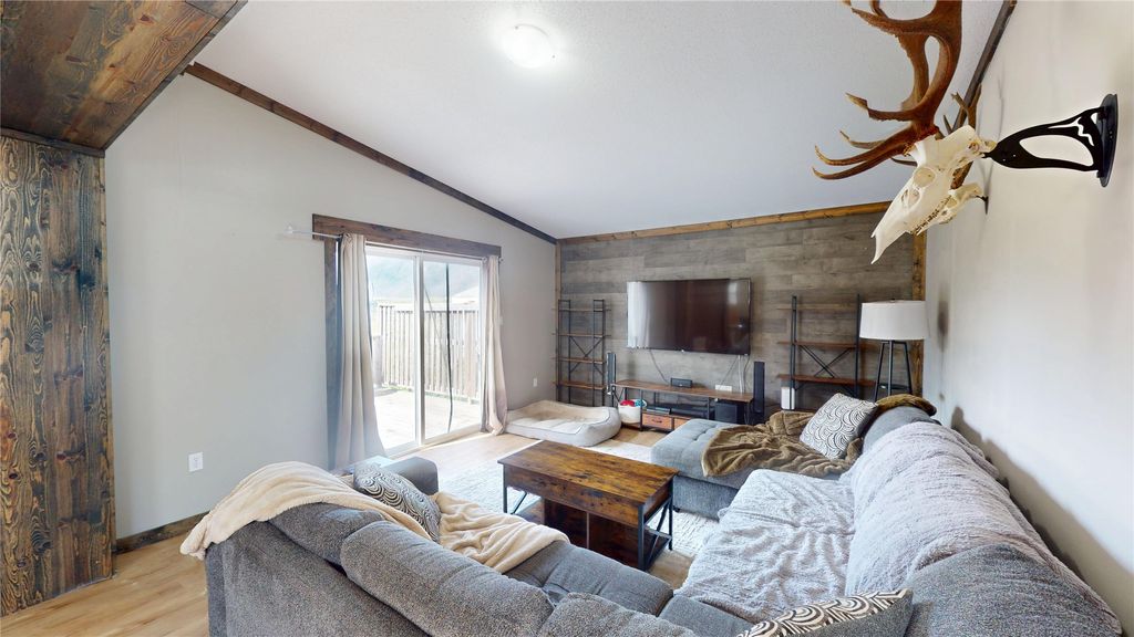listing image 16514679165621666859