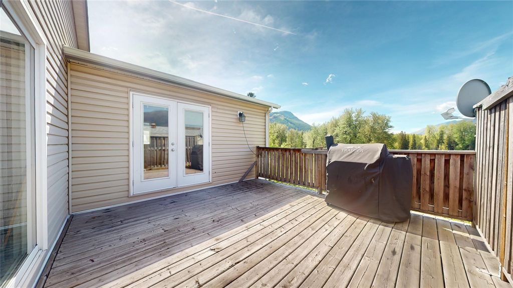 listing image 16515847343035062938
