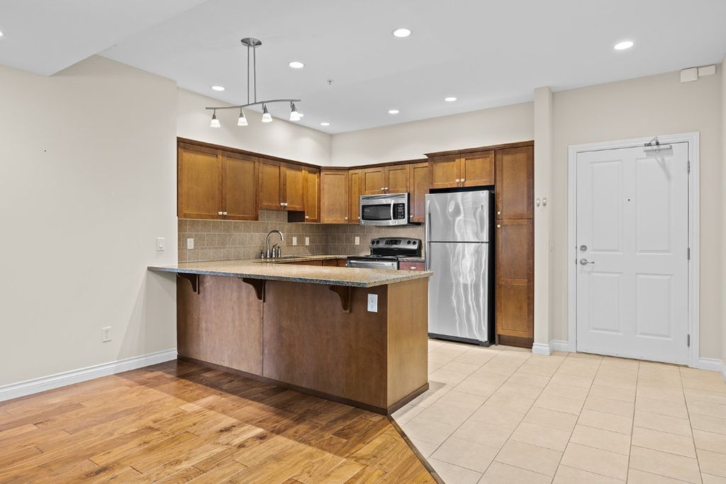 listing image 16510974045203416165