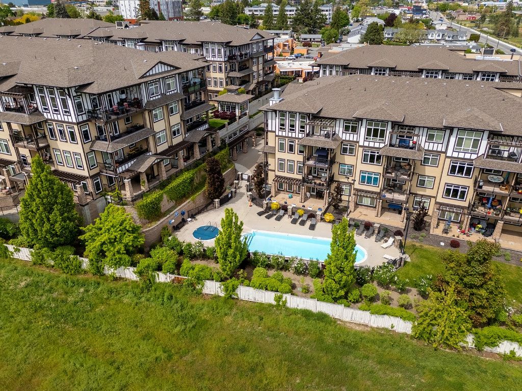 listing image 16519436112694642156