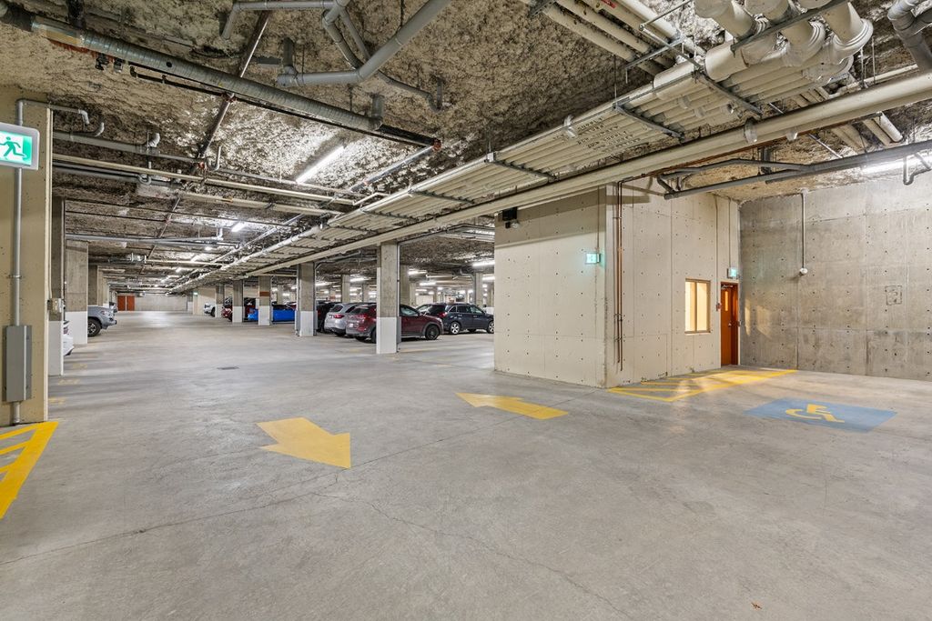 listing image 16515123028631935477