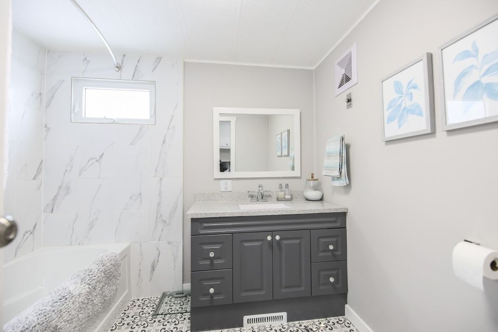 listing image 16519163890830163977