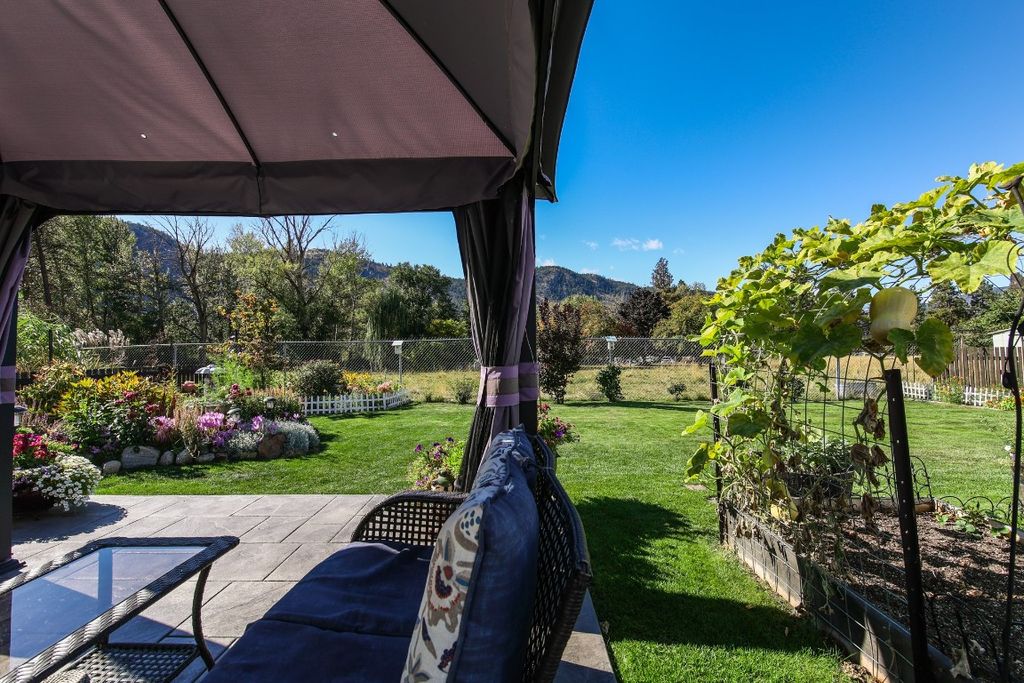 listing image 16518475126757388019