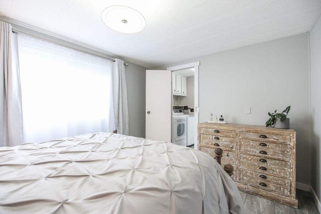 listing image 16513218940812225065