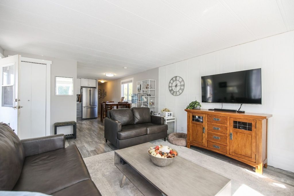 listing image 16517371071711015984