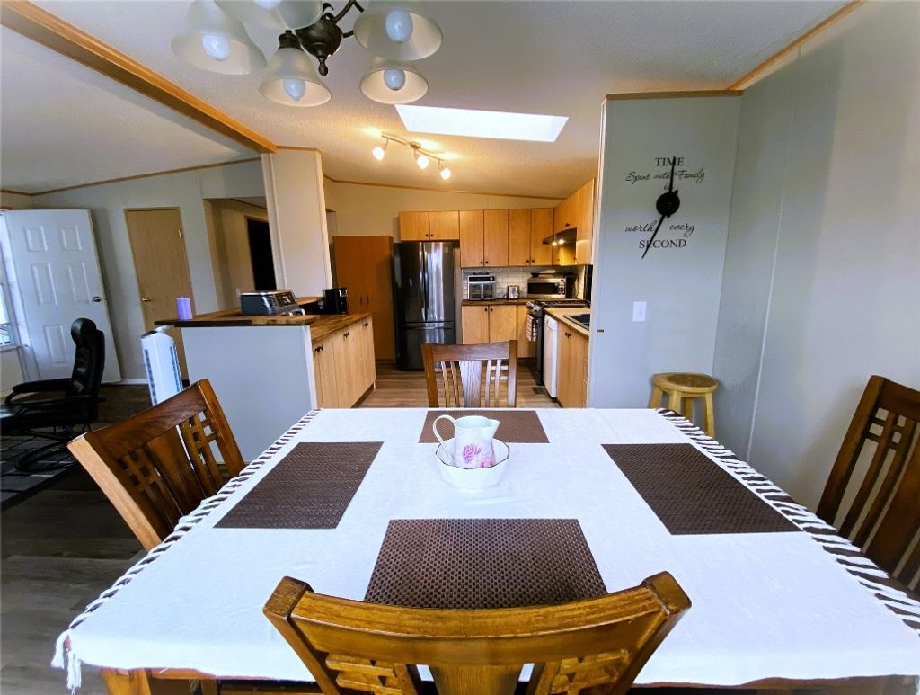 listing image 16511616992326556938